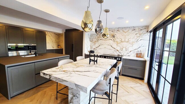 Building Photo - 4312 NE 22nd Ave