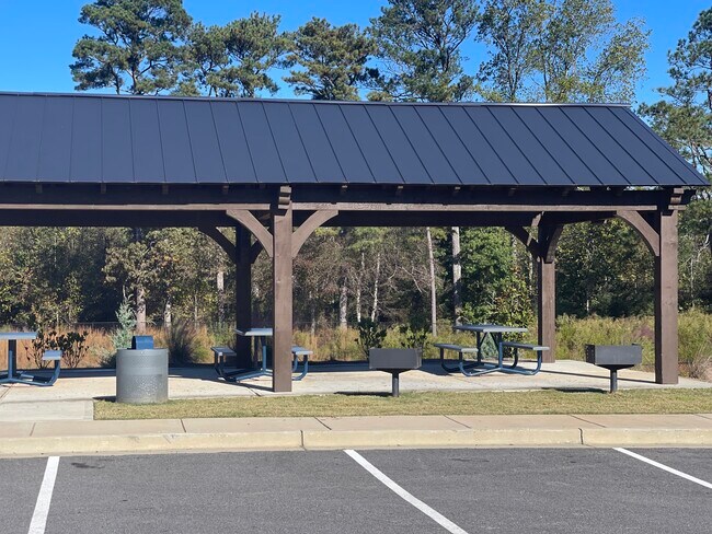 Building Photo - 3924 Saddle Bag Ct