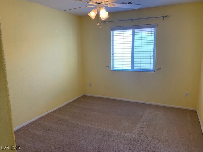Building Photo - 10619 Tamaruga Ct