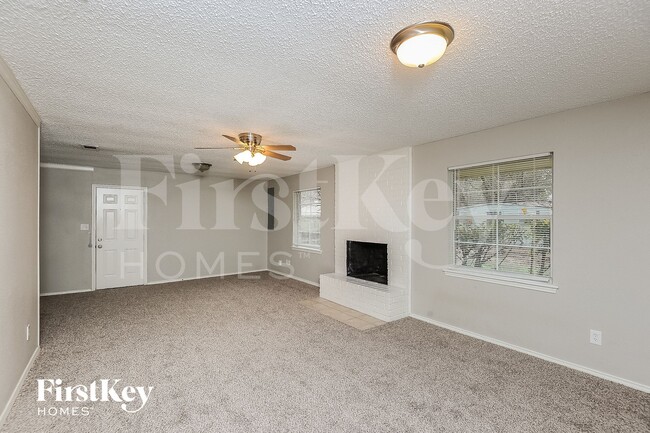 Building Photo - 3001 Rufe Snow Dr