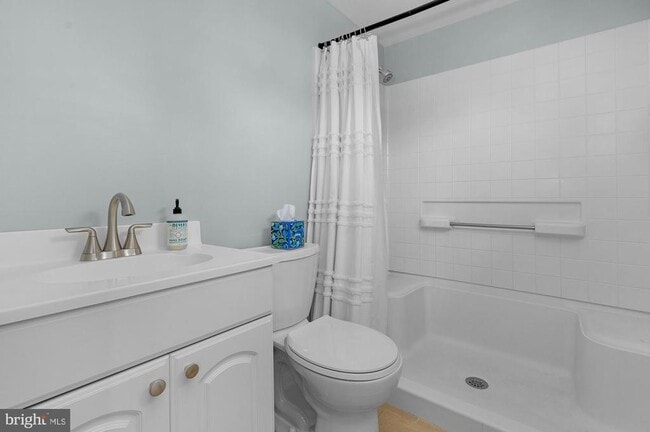 Building Photo - 1329 S Charles St