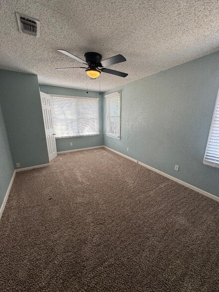 Building Photo - 1420 Austin St