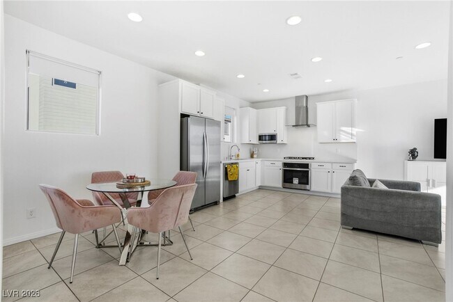 Building Photo - 11568 Kindle Corner Ave