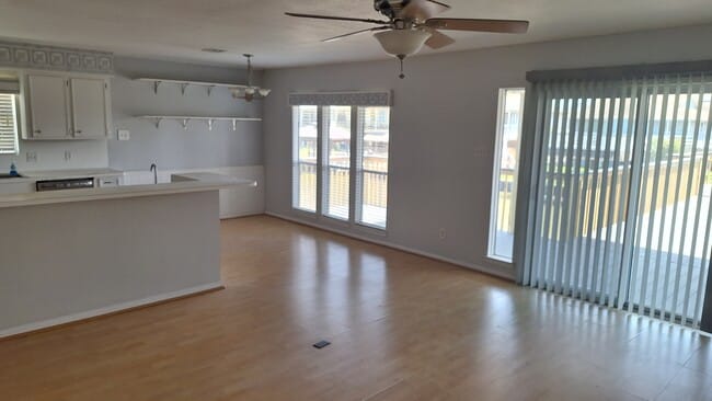 Building Photo - 19 N White Heron Dr