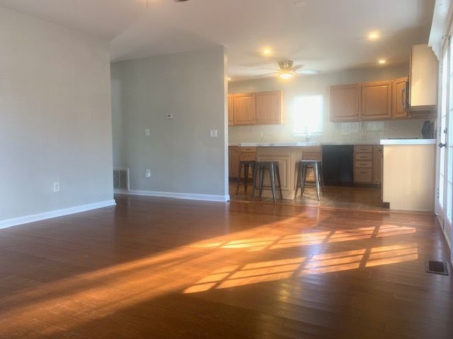 Building Photo - 1560 Whittier Ave