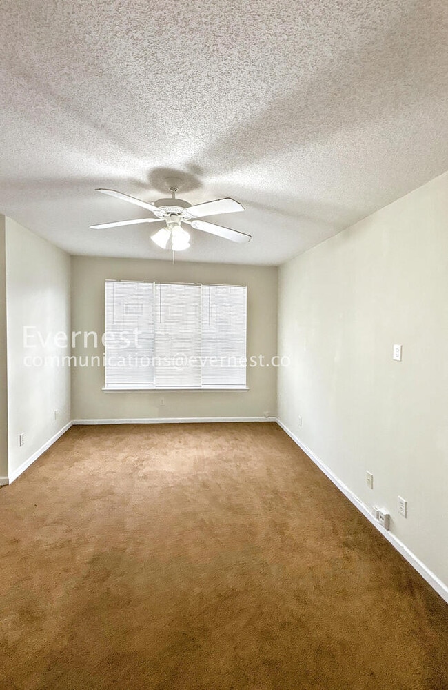 Building Photo - PROMO: Enjoy your 2nd month rent-free rent when you sign the lease today! 3 Bed, 2.5 Bath Home wi...