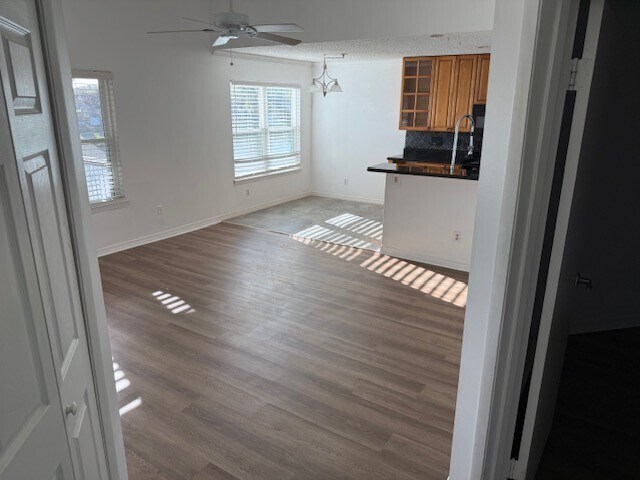 Building Photo - 2565 Grassy Point Dr