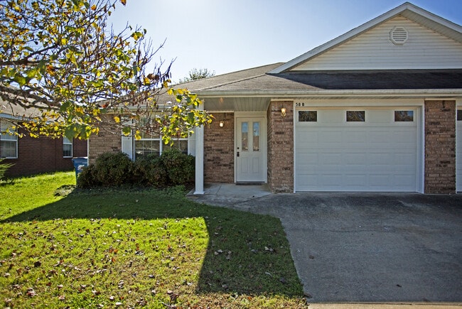 Building Photo - 58B Holly Dr