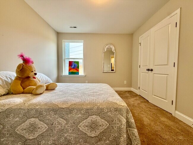 Building Photo - 254 Deardom Wy