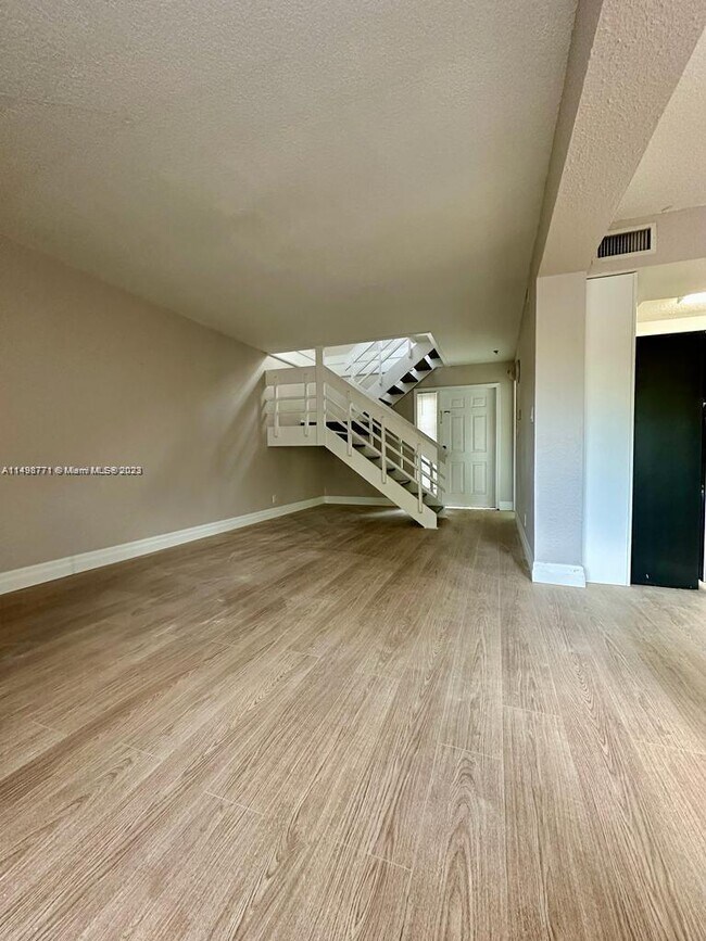 Building Photo - 622 SW 1st St