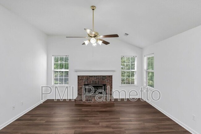 Building Photo - 212 Brookstone Way