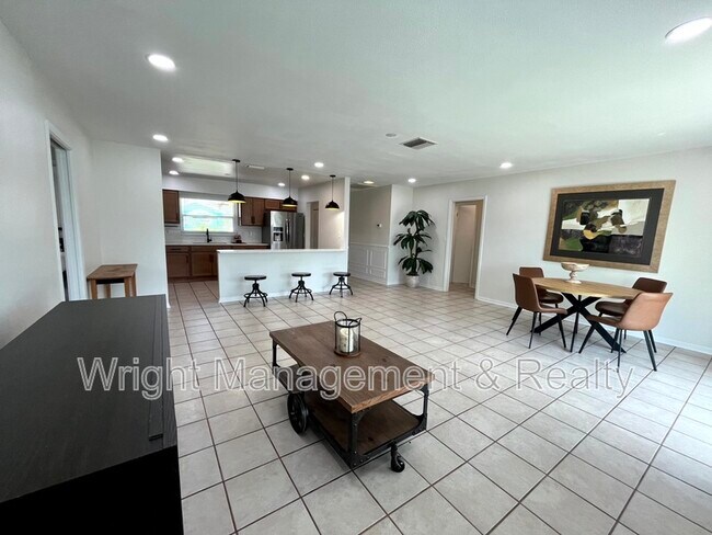 Building Photo - 1403 Stonehaven Way