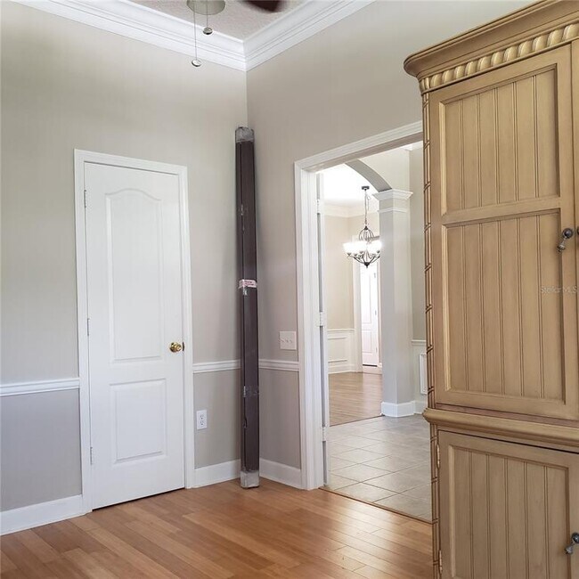 Building Photo - 25638 Ferdinand Ct