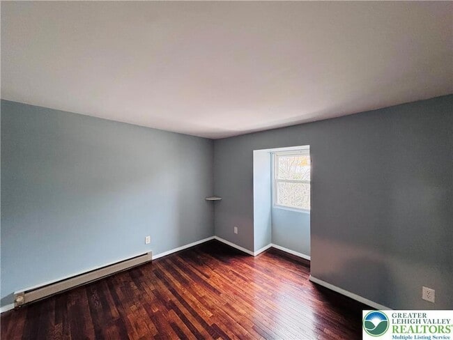 Building Photo - 402 S Bradford St