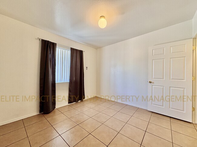 Building Photo - 1312 W Yavapai St