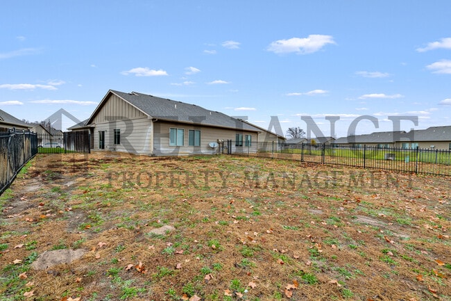 Building Photo - 3411 E Aster St