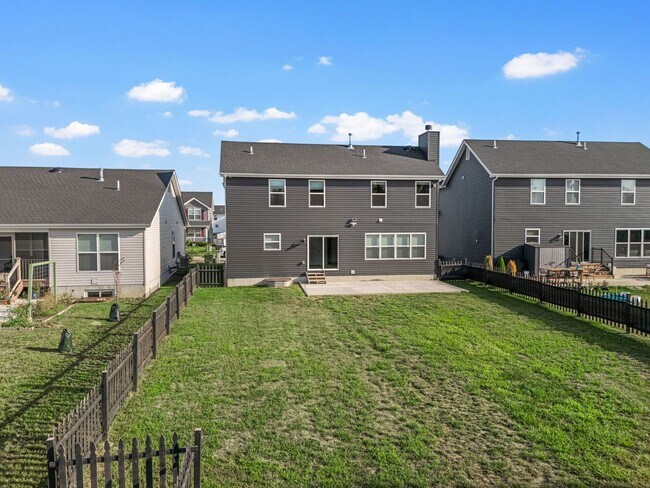 Building Photo - Charming 4-Bedroom Home in Prime St. Charl...