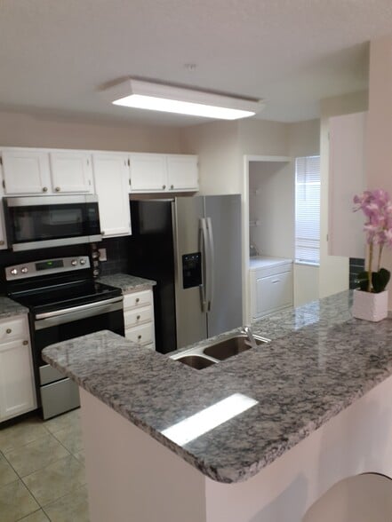 Building Photo - 900 Northern Dancer Way