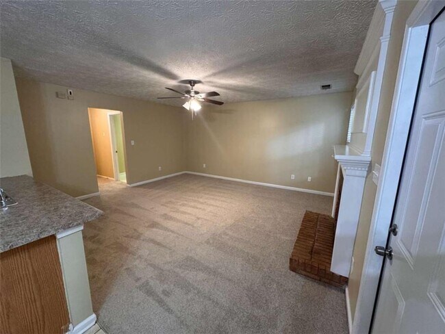 Building Photo - 1060 Litchfield Way SW