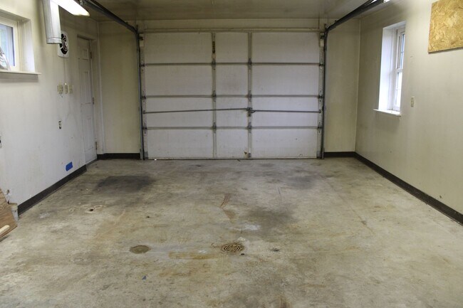 Building Photo - 500 Yeager Rd