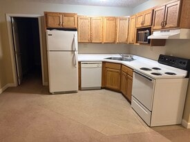 Building Photo - 82 S Pembroke Ave