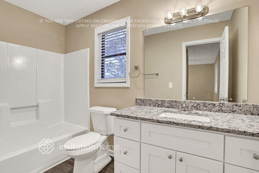 Building Photo - 4040 Maxanne Dr NW