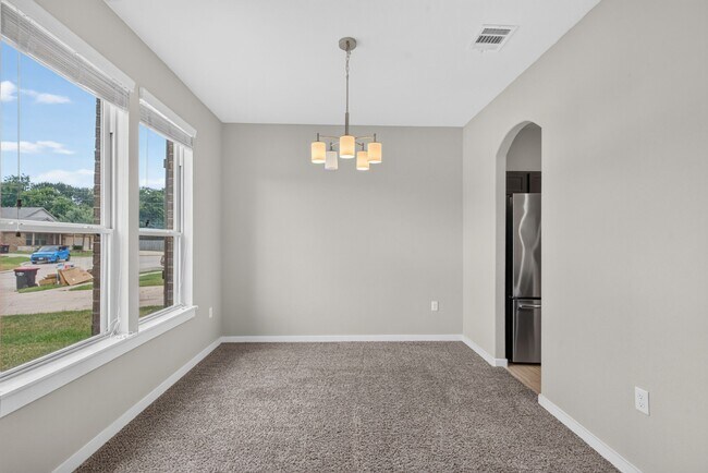 Building Photo - 6915 Rosemont Ct