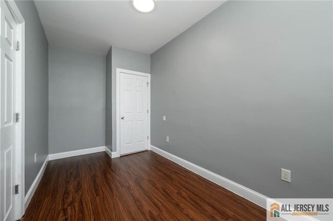 Building Photo - 307 Pershing Ave