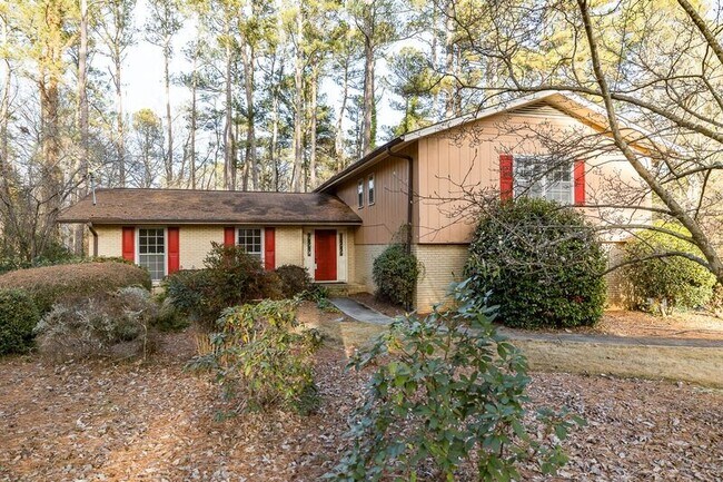 Building Photo - 265 Ponderosa Dr