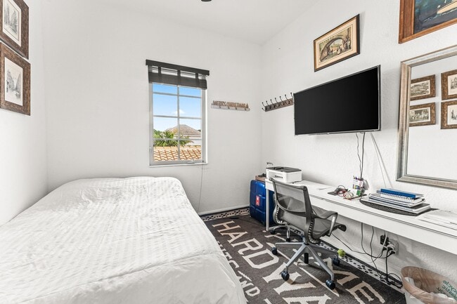 Building Photo - 179 Edenberry Ave