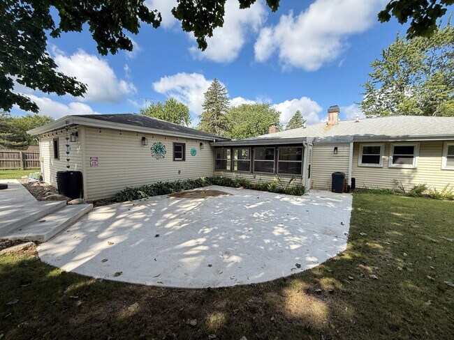 Building Photo - 3405 Elkton Dr