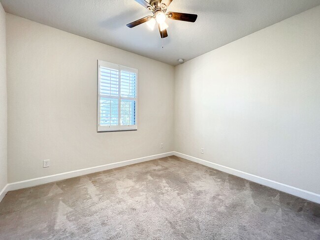 Building Photo - 33147 Shadow Branch Ln
