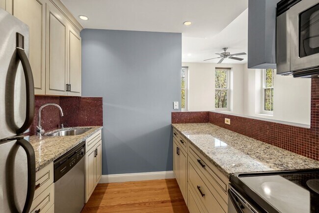 Building Photo - 30 E Concord St