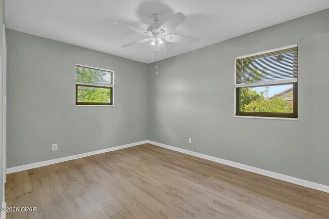 Building Photo - 922 Everitt Ave