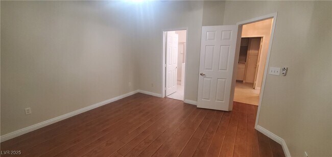 Building Photo - 2050 W Warm Springs Rd