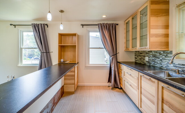 Building Photo - Your Ideal Lifestyle Awaits in this Stunni...