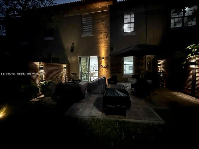 Building Photo - 6923 Julia Gardens Dr