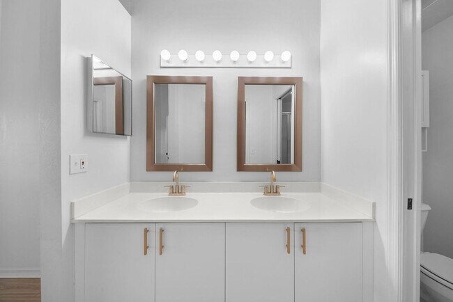 Building Photo - Annual Rental in Briarwood - 3 Bed 2 Bath Condo