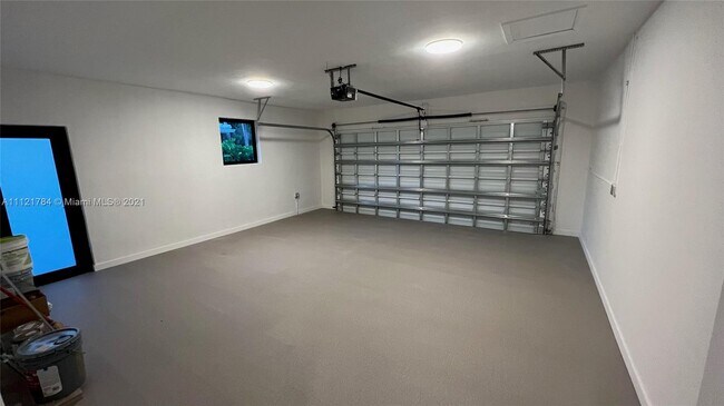 Building Photo - 1460 Campamento Ave