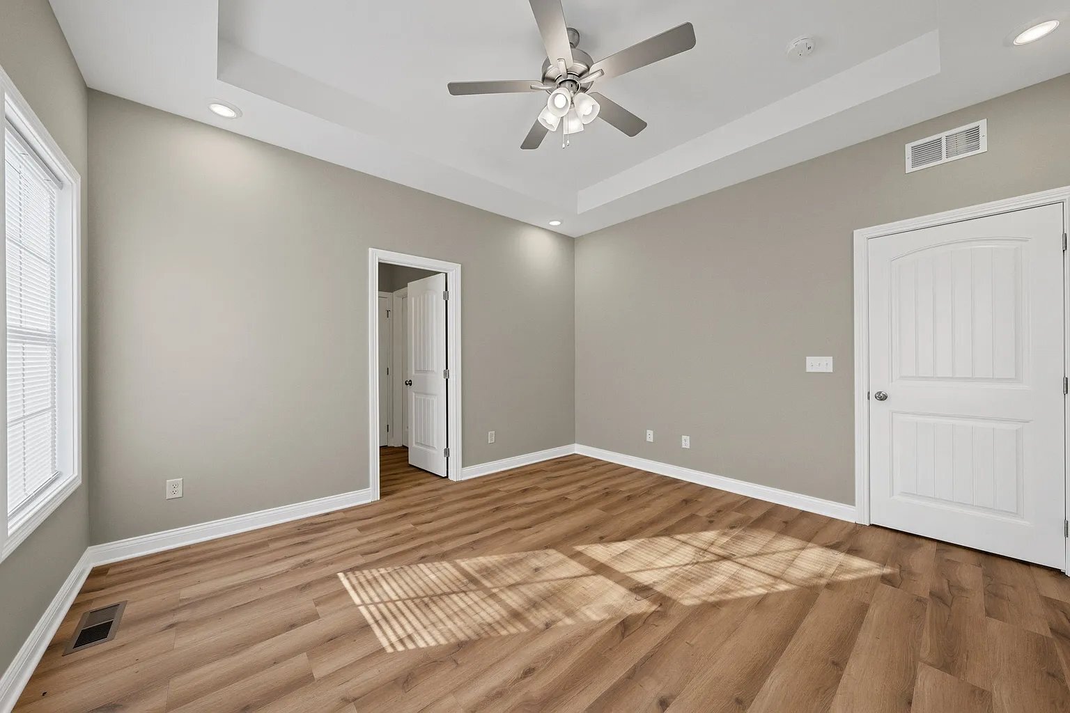 Building Photo - 2613 Cedrus Ave