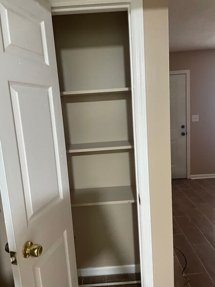 Pantry - 105 Valencia Cir