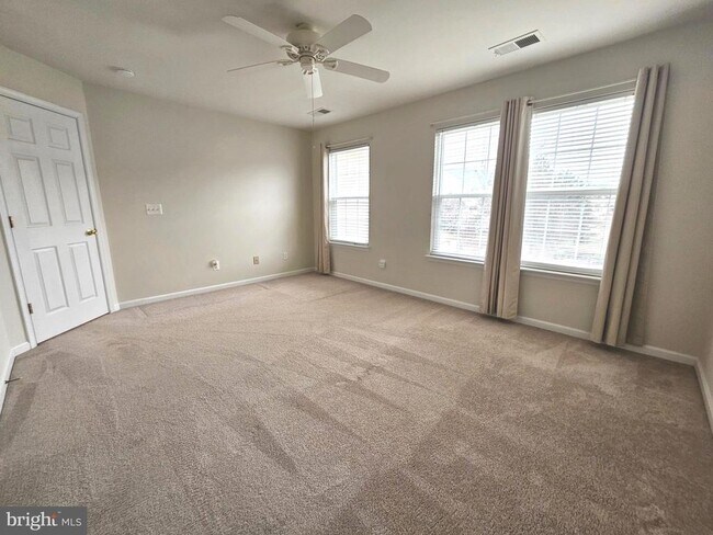 Building Photo - 1969 Peachtree Ct