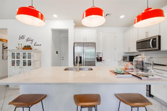 Building Photo - 4735 Eucalyptus Dr