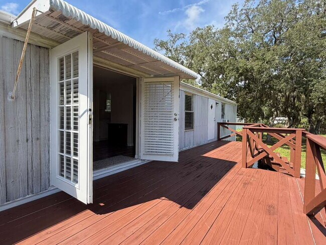 Building Photo - Move-In Ready 2-Bedroom 2 Bath home on One Acre!