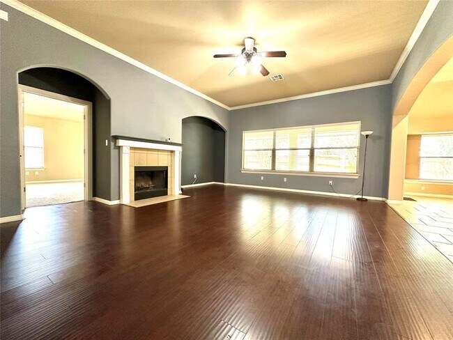 Building Photo - 512 Brown Juniper Way