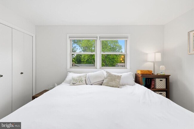 Building Photo - 6605 Grey Fox Dr