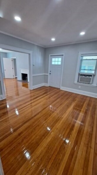 Building Photo - 46 Clewley Rd