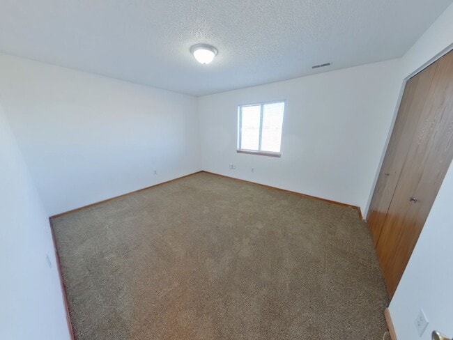 Building Photo - 3960 N Garland Cir