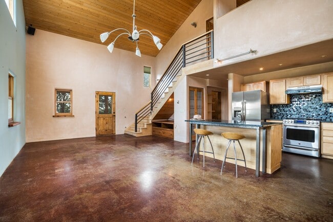 Building Photo - 27 Spanish Peaks Rd