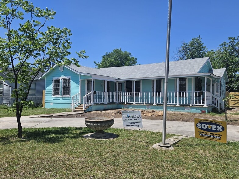 Building Photo - 923 McIlvaine